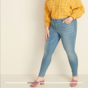 Old Navy Plus/SHORT Super Skinny Ankle Jeans